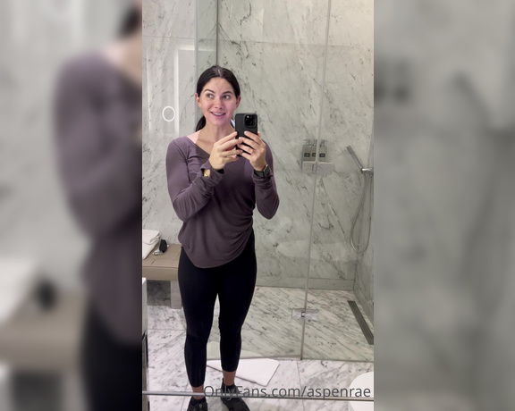Aspen Rae aka Aspenrae OnlyFans - Guess who got herself into a private shower in the lounge at the Istanbul airport This may have