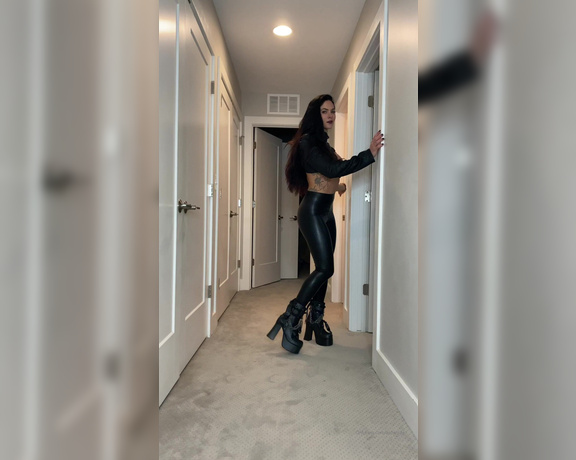 Aspen Rae aka Aspenrae OnlyFans - AVN Outfit Super Sneak Peek!! My hallway is officially my runway Obviously some of these outfits