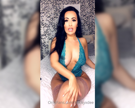 BeckyDee aka Beckyxdee OnlyFans - If you havent already check your dms for this hot vid