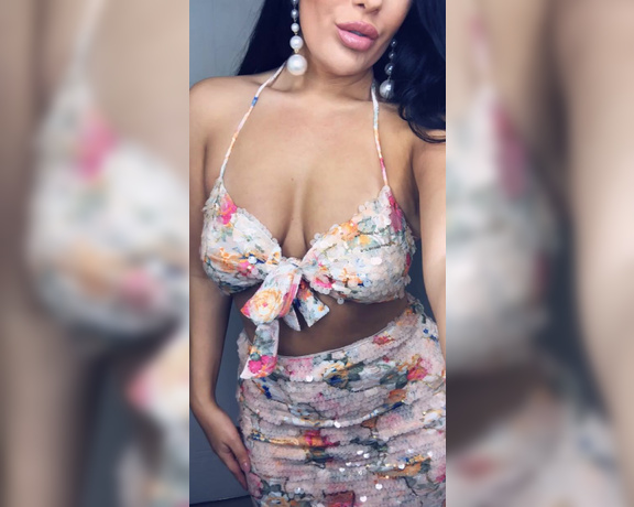 BeckyDee aka Beckyxdee OnlyFans - Something to brighten up this miserable day