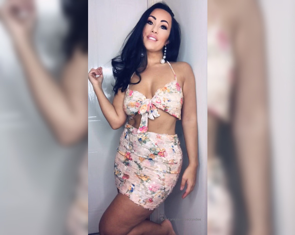 BeckyDee aka Beckyxdee OnlyFans - Something to brighten up this miserable day