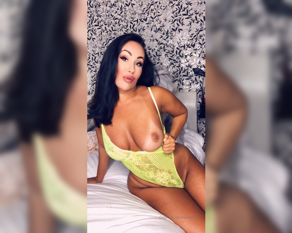 BeckyDee aka Beckyxdee OnlyFans - Oh boy whos excited