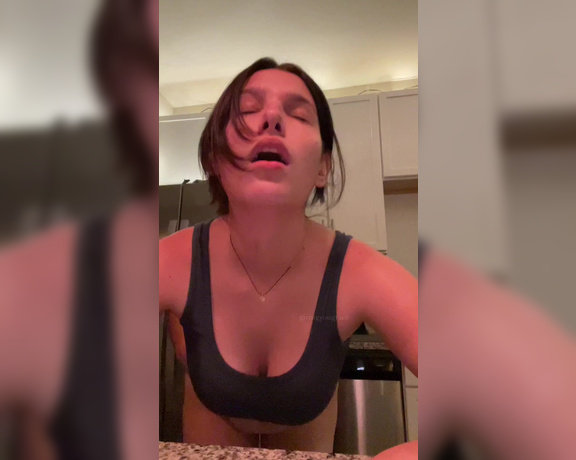 Grace aka Givingyougrace OnlyFans - Had to put making dinner on hold for a sec