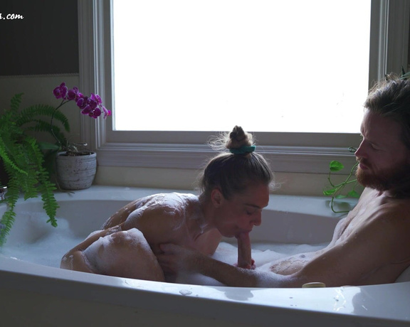 Melissa aka Sexyhippies OnlyFans - Luxurious Bathtub Fuck and Footjob After a long day, Melissa and @sexyhippiejason take a bath togeth