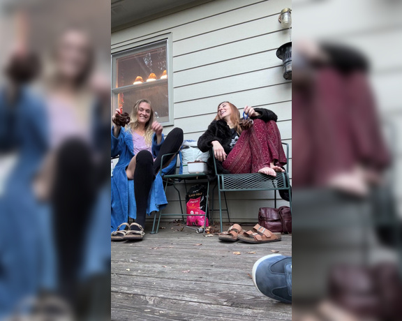 Melissa aka Sexyhippies OnlyFans - Autumn drum circles with friends are my favorite Surprise endings don’t hurt either  @darks