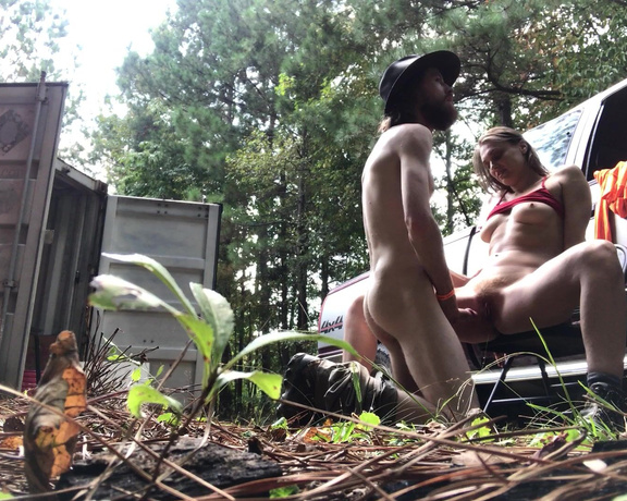 Melissa aka Sexyhippies OnlyFans - Outdoor Country Creampie! Yesterday we went to the first day of building the city for the festival