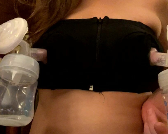 Melissa aka Sexyhippies OnlyFans - Middle of the night pumping!