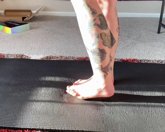 awlivv aka Awlivv OnlyFans - Remember my stretching pics from last week here’s a video of how that goes down i sped it up a litt