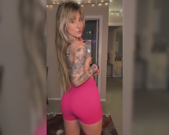 awlivv aka Awlivv OnlyFans - Since ya’ll liked those pink shorts so much last week i thought of show ya this little video of me