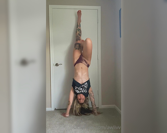 awlivv aka Awlivv OnlyFans - Some of you will remember my lewd headstands and that i mentioned i was practicing my handstands