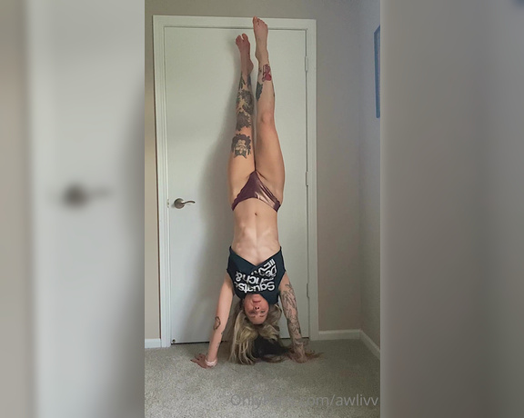 awlivv aka Awlivv OnlyFans - Some of you will remember my lewd headstands and that i mentioned i was practicing my handstands