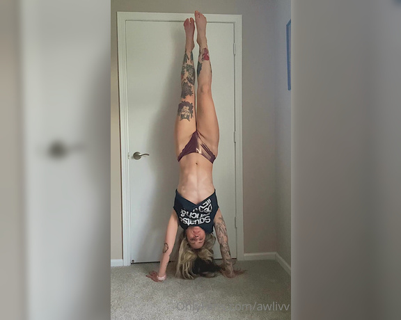 awlivv aka Awlivv OnlyFans - Some of you will remember my lewd headstands and that i mentioned i was practicing my handstands