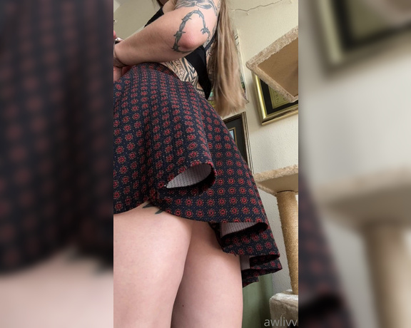 awlivv aka Awlivv OnlyFans - Some up skirt action to ease your monday blues folks with renew on will be getting a lil longer