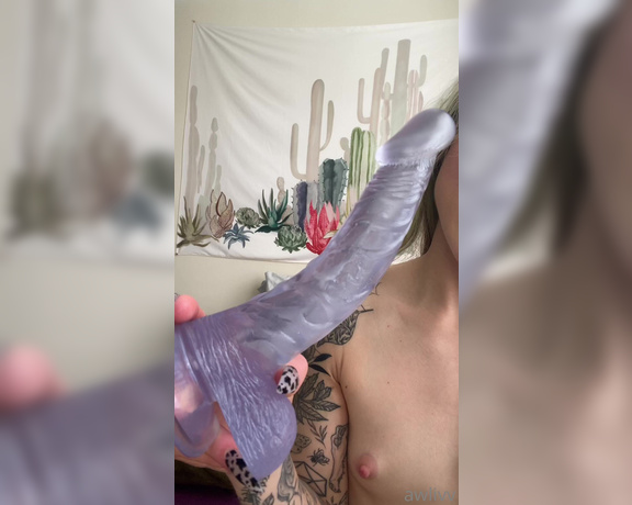 awlivv aka Awlivv OnlyFans - DILDO CLEANUP! made a few customs this morning using this trusty toy and got it a bit messy so enjo