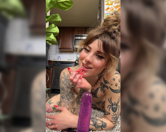 awlivv aka Awlivv OnlyFans - A good girl cleans up after herself, a GREAT girl let’s you watch 3