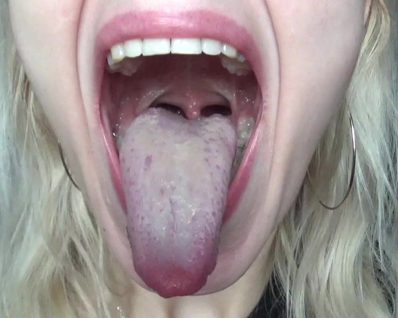 Goddess Vanessa Mouth Exam