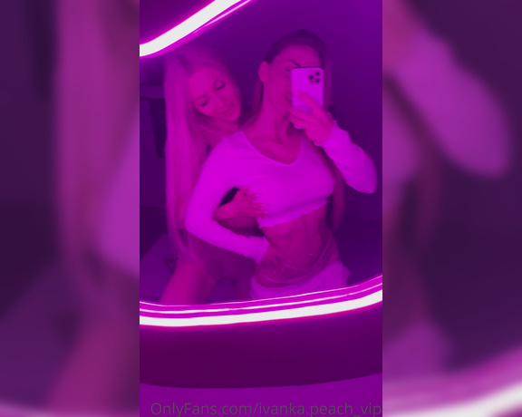 Ivanka Peach aka Ivankapeach_vip OnlyFans - Finally I met my hot and horny stepsister @onlyshams Are you waiting for more naughty videos