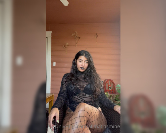 Jasmine Sherni aka Jasminesherni OnlyFans - Update!!! Also, I just work up out a deep sleep and realized this didn’t upload yesterday