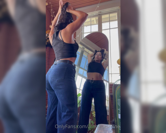 Jasmine Sherni aka Jasminesherni OnlyFans - Hair oiling plus my ass looks GREAT in these jeans!