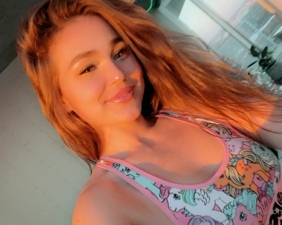 Kayla aka Butternutgiraffe OnlyFans - Click If you want to see A TON of ass in todays tiktok outfit