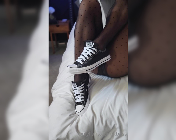 kbass2.0 aka Kbass OnlyFans - I dont think you can ever go wrong with classic Chucks especially when they pair so nicely with