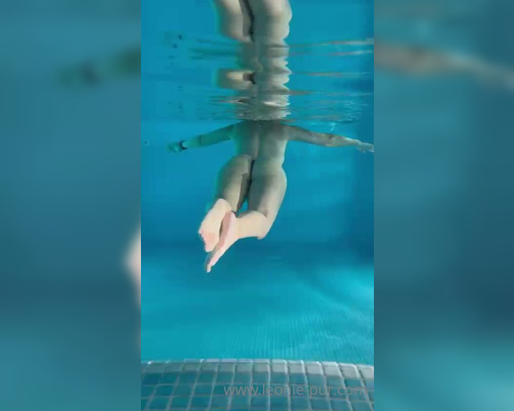 LeoniePur aka Leoniepur OnlyFans - Do you like secretly watching me underwater while I swim