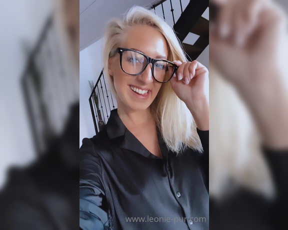 Watch Online LeoniePur Aka Leoniepur OnlyFans Did You Wish Such A Teacher Back Then On X Video