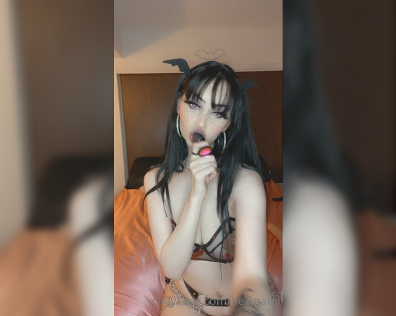 vngel aka Hexmami OnlyFans - I thought this was cute