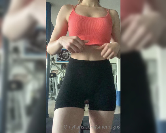 Sinem aka Sinemzgr6 OnlyFans - Body check