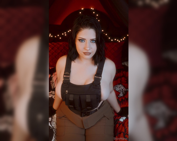 StyxHips aka Styxhips OnlyFans - Cant go to war they dont have my size
