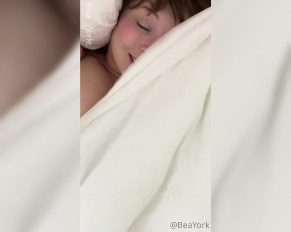 Bea York aka Beayork OnlyFans - Im not leaving this bed