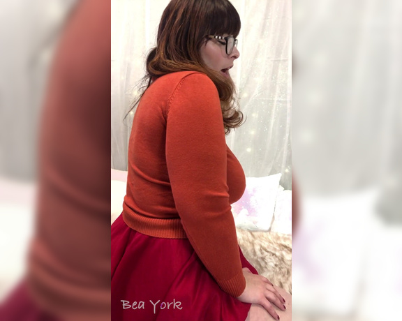 Bea York aka Beayork OnlyFans - [158] A another little Velma tease for #throwbackthursday! What should I dig up next
