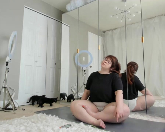 Bea York aka Beayork OnlyFans - The final round of kitten yoga