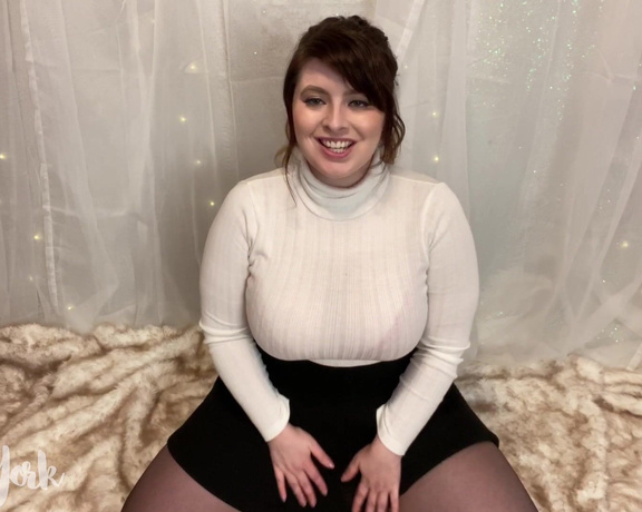 Bea York aka Beayork OnlyFans - [557] and now your submissive little fucktoy tease