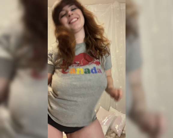 Bea York aka Beayork OnlyFans - [254] Testing this bad boo out with my very first video upload