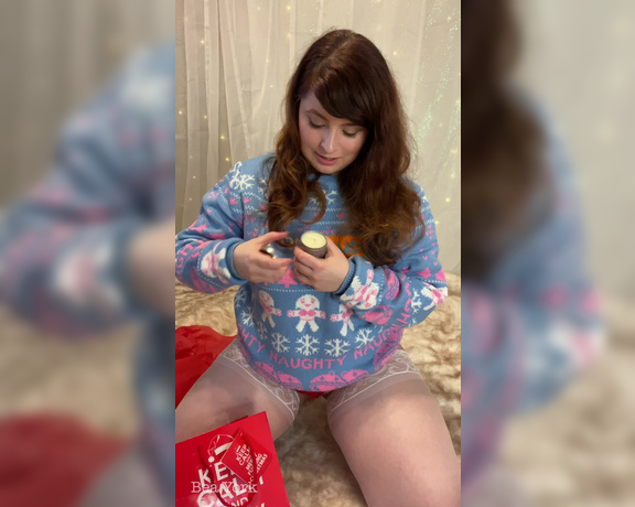 Bea York aka Beayork OnlyFans - [1208] Goodies from Slightly Legal Toys )