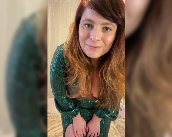 Bea York aka Beayork OnlyFans - [230] Sneak peek at my outfit for the Pornhub Awards and me dancing around like a big goof