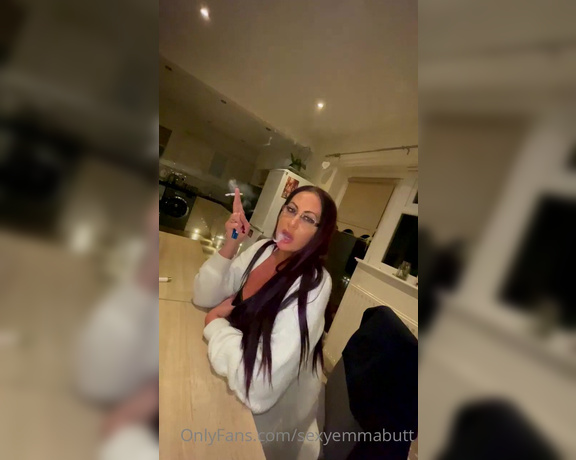 Emma Butt aka Sexyemmabutt OnlyFans - Who doesnt love to watch me smoking a cigarette #smoking #fetish whilst having a few drinks