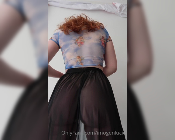 Imogen Lucie aka Imogenlucie OnlyFans - Gotta love a booty reveal huh