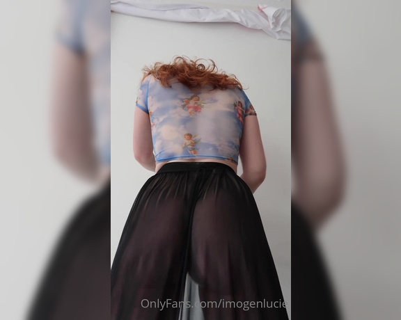Imogen Lucie aka Imogenlucie OnlyFans - Gotta love a booty reveal huh