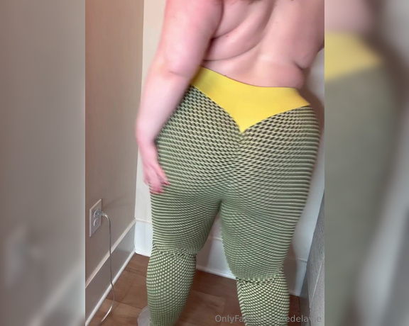 Lauren aka Amouredelavie OnlyFans - How long would you let me grind on you before you rip my leggings off