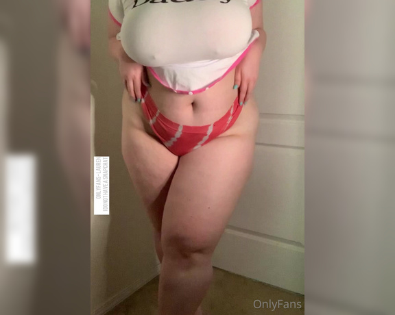 Lauren aka Amouredelavie OnlyFans - Watch me shake my fat ass baby