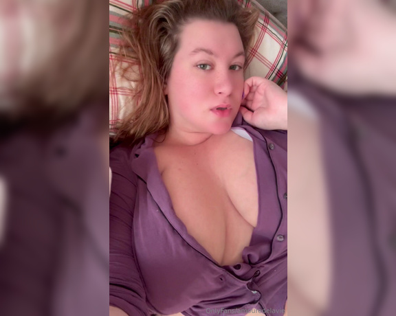 Lauren aka Amouredelavie OnlyFans - If you were my boyfriend Id send you videos like this every day