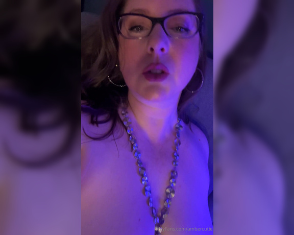 AmberCutie aka Ambercutie OnlyFans - Selfie wiggles and vibing to one of my fave fave songs