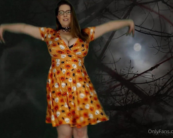 AmberCutie aka Ambercutie OnlyFans - Re sharing this video Ghostly October in 3 segments, starting with the Part 1 of the dress wiggles