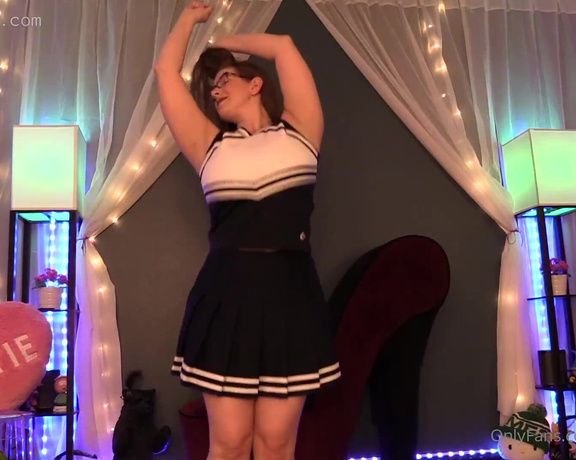 AmberCutie aka Ambercutie OnlyFans - Its Friday night, throw on your cheer uniform and dance with me! Ok you probably dont have one,