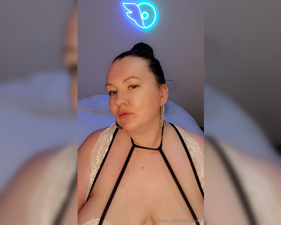 MissD aka Missdxxx OnlyFans - Dear Fans, Thank you for staying at MissDs OF Page Shall I fluff the pillows as I turn down you 11