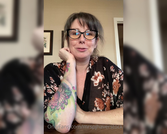 mrspjhaverstock aka Mrspjhaverstock OnlyFans - This throwback Thursday is a perennial favorite… boob weighing videos!! (The second one is more ac 2