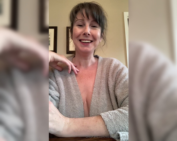 mrspjhaverstock aka Mrspjhaverstock OnlyFans - We talked a bit about boob size on the livestream today, so this is a repost of some various boob 2