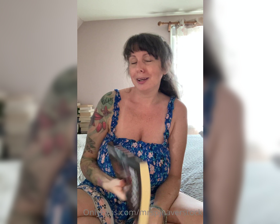 mrspjhaverstock aka Mrspjhaverstock OnlyFans - Long What came in the mail” video… I do try something on by the end, so stick with it!